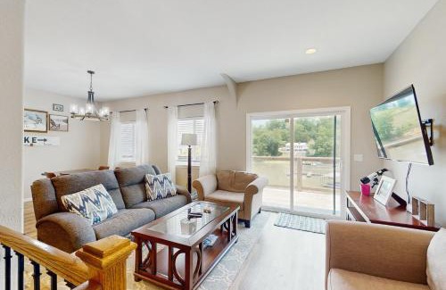 Climax Springs Maison | Reel Good Time Lakehouse