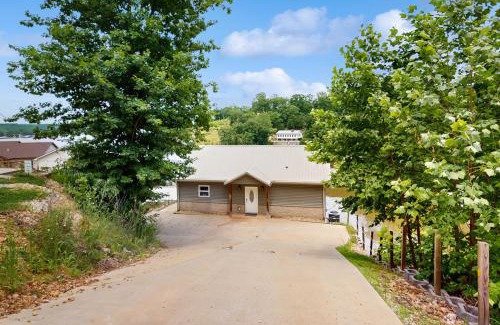 Climax Springs Maison | Reel Good Time Lakehouse