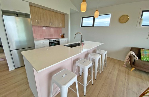 Waihi Beach Maison | Reely Great on Reel - Brand New Quiet Home minutes from beach