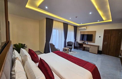 Igwuruta Hôtel | Reens Suites and Apartment