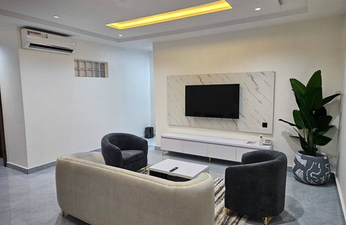 Igwuruta Hôtel | Reens Suites and Apartment