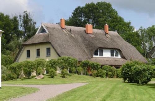 Puddemin Maison | Reetdachhaus Malve 3 im Feriendorf Puddeminer Wiek