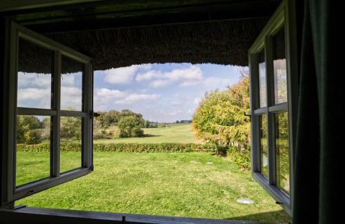 Marlow Maison | Reetdachhaus mit großem Garten und Kamin
