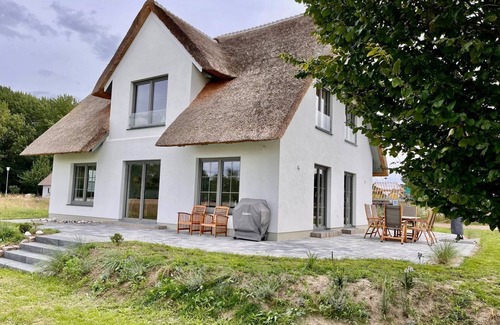 Poseritz Maison | Reethaus Mellnitz - Reetdachhaus auf Rügen