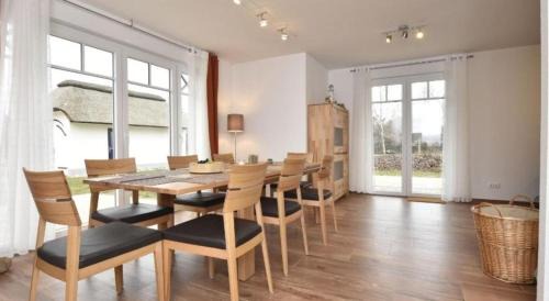 Rerik Maison | Reethaus Strandgut - geräumiges FH, 5 Schlafzimmer, Sauna und 3 Terrassen, Balkon