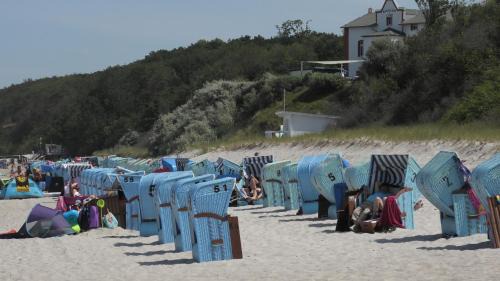 Rerik Maison | Reethaus Strandgut - geräumiges FH, 5 Schlafzimmer, Sauna und 3 Terrassen, Balkon