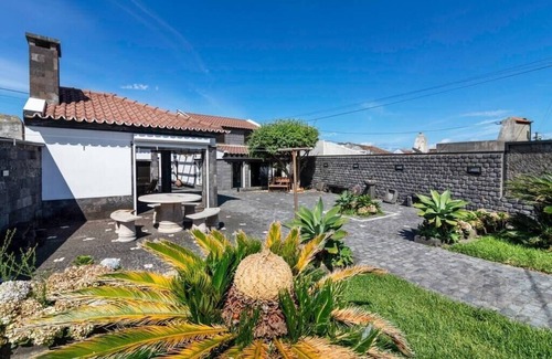 Sao Miguel Island Villa | Refúgio do Sol Seaside Villa Heated Saltwater Pool
