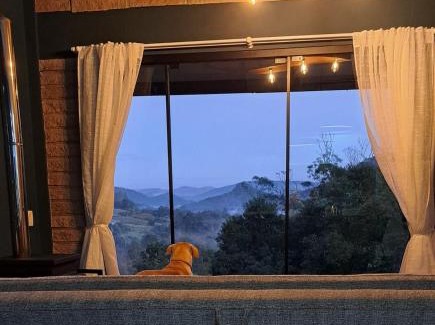 Linha Nova Maison | Refúgio na Serra com Pôr do Sol