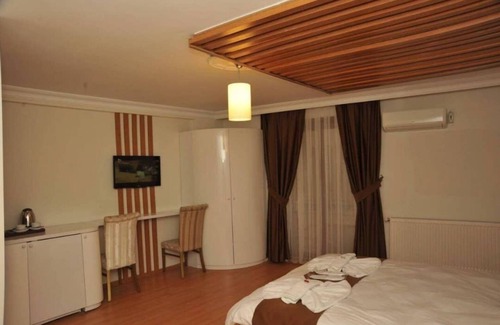 Pera Hôtel | Refik Saydam Caddesi. Flash tv yaninda. Non: 26 Pera 26 aprt hotel
