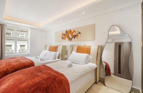 Mayfair Appartement | Refined 2 Bedroom Home in Londons Elite Mayfair District H10