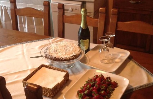 Stazzema Maison | RUSTIQUE RAFFINÉ AVEC UN CHIC DE PAYS DE GOÛT IMMERGÉ DANS UNE OASIS DE PAIX