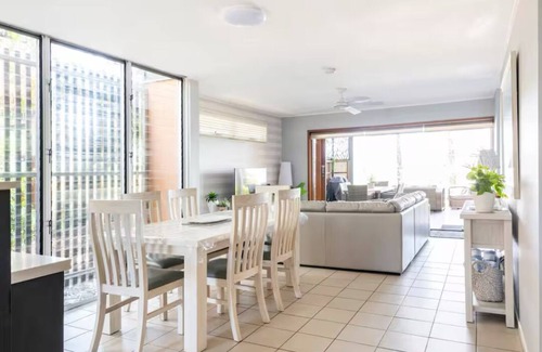 Twin Waters Appartement | Reflections across the waters and resort access