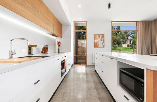 Point Lonsdale Maison | REFRESH at Lonnie