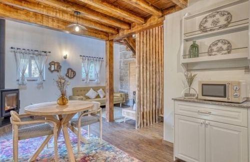 Soalhaes Cottage | Refúgio da Moleira -Holiday Accommodation by the River in Melgaço