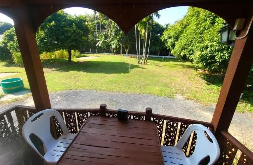 San Pa Thong Maison | Regal Eagle Guesthouse -Thai House and Garden