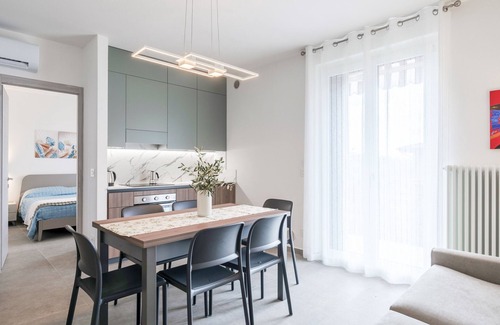 Lazise Appartement | Regarda - Modern and spacious apartment Caesar with pool
