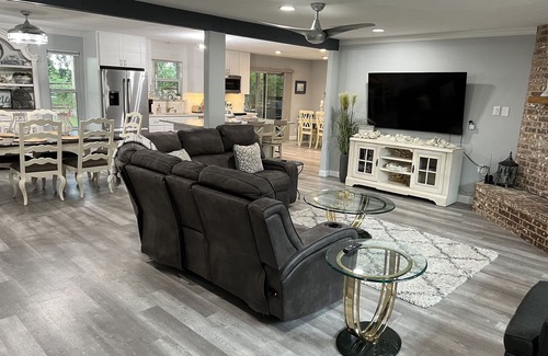 Oak Point Maison | Regatta Retreat