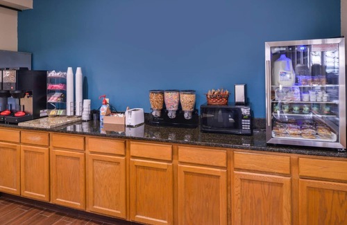 Geneseo Hôtel | Regency Inn Geneseo IL I-80