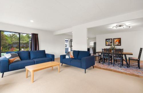 Martinborough Maison | Regent Retreat - Martinborough Holiday Home