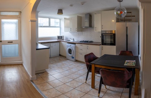 Euston Maison | London - 4 Bed - Sleeps 8 - Garden - Pet Friendly