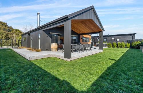 Martinborough Maison | Regent Sanctuary - Martinborough Holiday Home