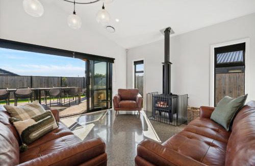 Martinborough Maison | Regent Sanctuary - Martinborough Holiday Home