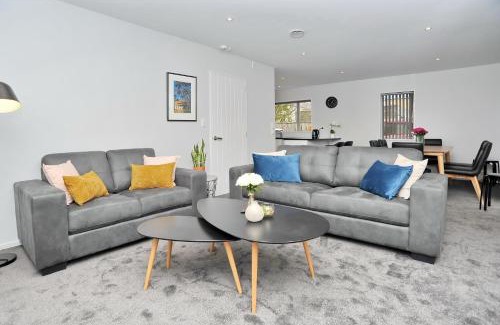 Riccarton Maison | Regents Villas - Christchurch Holiday Homes