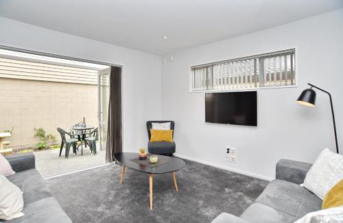 Riccarton Maison | Regents Villas - Christchurch Holiday Homes