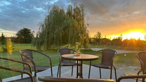 Szigetszentmiklos Appartement | Reginahouse