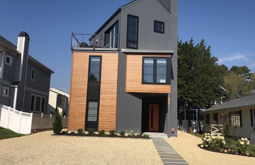 Dodds Addition Maison | Rehoboth Beach Modern New Build with Elevator