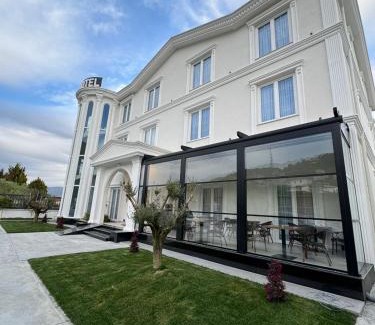 Preze Hôtel | Reign Hotel