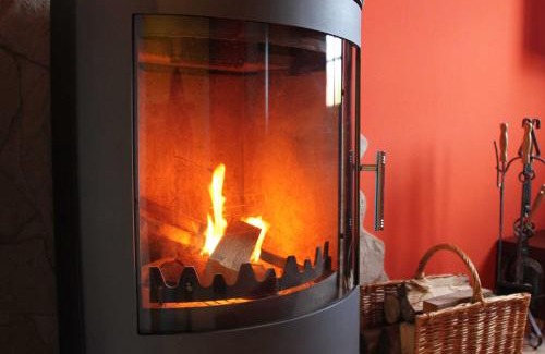 Satow Appartement | Reihenferienhaus mit Kamin und Terrasse im Ostseeland OFC 11