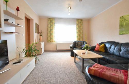 Satow Appartement | Reihenferienhaus mit Kamin und Terrasse im Ostseeland OFC 11