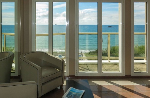 Saint-Ideuc Appartement | Reine Marine -T2 Face Mer by Interhome