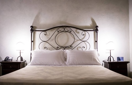Cadeo Hôtel | Relais Cascina Scottina
