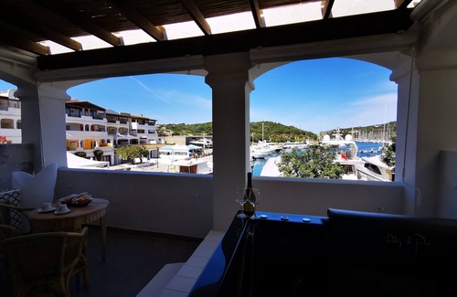Santa Teresa di Gallura Appartement | Relais Du Port - Capri Luxury Suite with Jacuzzi