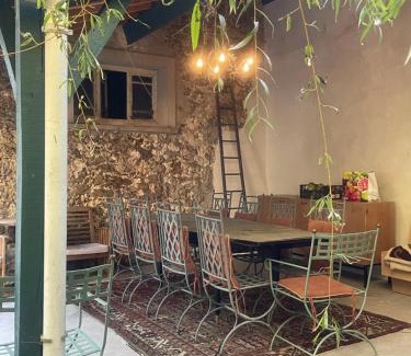 Saint-Cyr-sur-Morin Chalet De Ski | Relais Napoléonien Gîte historique au vert, 1h de Paris
