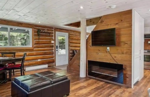 Mandeville Chalet De Ski | Relax and explore nature in a cozy chalet with spa and ATV trails