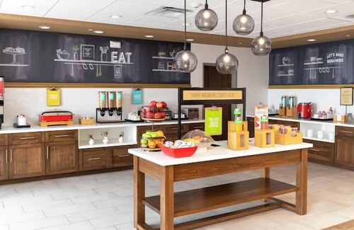 Tigard Maison | Relax and Recharge! 4 Great Units, FREE Buffet Breakfast, Free Parking