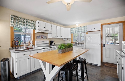 Shapleigh Maison | Profitez de l'automne dans le Maine dans ce chalet au bord de l'eau