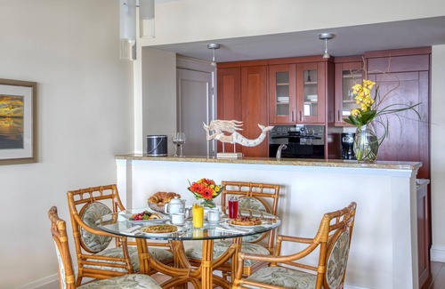 Paget Hôtel | Relax and Unwind! 4 Comfortable Units, Outdoor Pool, FREE Parking, Near Aboretum