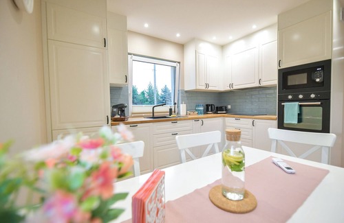 Oswiecim Appartement | Relax and unwind in a cosy atmosphere with a unique view.