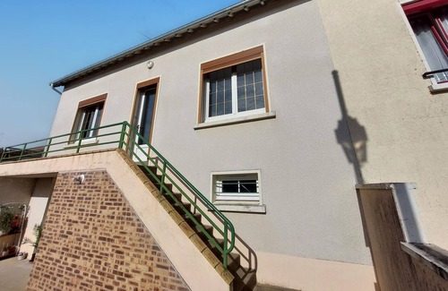 Conlie Appartement | Relax and unwind in this attractive vacation apartment.