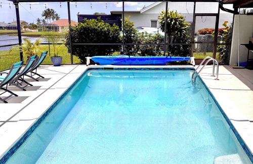 Pelican Maison | Relax and Unwind, kayak the lake, Near Sanibel,Matlacha, Ft Myers Beach, 3bed2ba