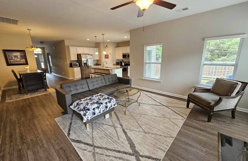 West Columbia Maison | Relax and Unwind in this Fully Furnished 3-Bedroom Gem in West Columbia