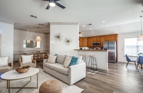 Little Elm Maison | Relax by fire pit - Walk to Lake