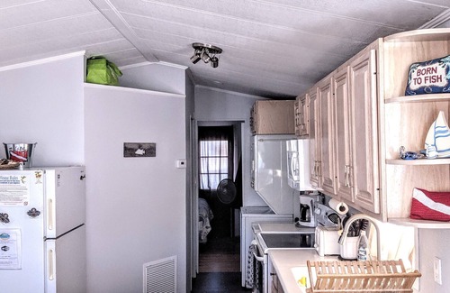 Cutthroat Harbor Estates Maison | WATERFRONT fresh & cosy 2 chambres 35