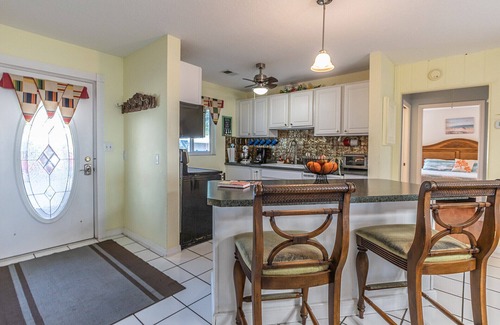 Plymouth Maison | SUMMER BREEZE Lakeside Home on Chain of Lakes, Lake County Fl.