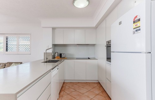 Slacks Creek Appartement | Relax by the water at Sunrise Cove!