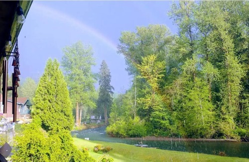 Hobart Maison | Relax & Explore the PNW
